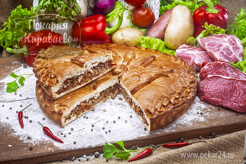 Пирог с мясом и овощами
